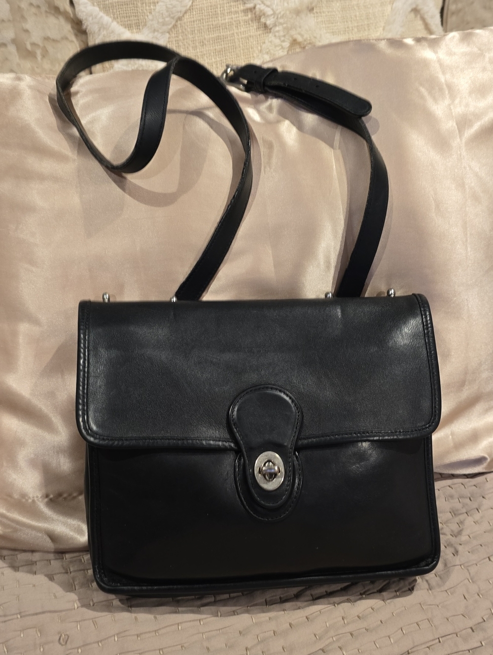 VINTAGE COACH, Classic Black Leather Crossbody Bag